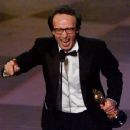 Roberto Benigni - The 71st Annual Academy Awards - 454 x 367