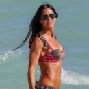 Carolina Baldini in bikini on the beach in Miami - 454 x 681
