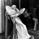 Dinner at Eight - Jean Harlow - 454 x 575