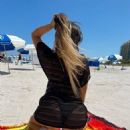 Claudia Romani – Posing in a bikini in Miami - 454 x 605