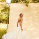 Oscar de la Renta Fall 2025 Bridal Collection - 454 x 603