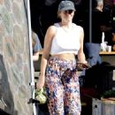 Shailene Woodley &#8211; Shopping candids in Los Angeles