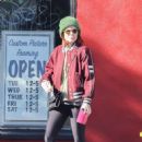 Kate Mara – Wearing leggings and Converse sneakers in Los Angeles -  FamousFix.com post