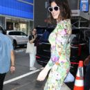 Idina Menzel – Arrives at the Good Morning America with sister Cara in New York - 454 x 718