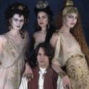 Keanu Reeves,Monica Bellucci, Michaela Bercu and Florina Kendrick in Bram Stocker´s Dracula (1992)