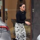 Abbie Cornish – Seen at Craig’s in West Hollywood - 454 x 681