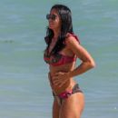 Carolina Baldini in bikini on the beach in Miami - 454 x 681