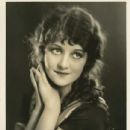 Alice Day - 434 x 555
