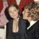 Leigh Taylor-Young and Ryan O'Neal - The 43rd Annual Academy Awards (1971) - 454 x 599