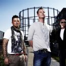 East 17 - 454 x 340