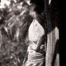 Island Wives - Corinne Griffith - 392 x 697