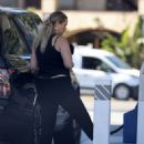 Elizabeth Berkley – Fills up her tank with $7 a gallon gas in Los Angeles - 454 x 629