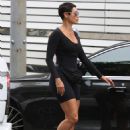 Nicole Murphy – Seen with new guy while shopping on Rodeo Drive - 454 x 628