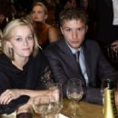 Reese Whiterspoon and Ryan Phillippe - The 8th Annual Screen Actors Guild Awards (2002) - 454 x 317