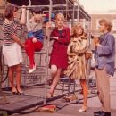 Ann Norman, Peggy Moffit, Rosaleen Murray, Jill Kennington, and David Hemmings in Blow Up (1966). - 454 x 374