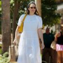 Mandy Moore – Shopping in Los Angeles