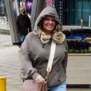 Kerry Katona – Caught up in storm Eunice while arriving at Steph’s Packed Lunch - 454 x 566