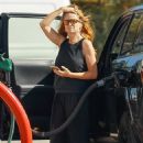 Patsy Palmer – Running errands in Malibu - 454 x 681