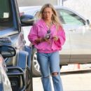 Hilary Duff &#8211; Picking up snacks at a gas station in Los Angeles