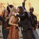 Carrie Underwood wins American Idol Season 4 - 252 x 400