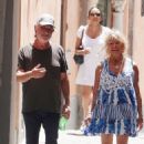 Goldie Hawn – Seen on holiday in Palazzo Avino in Ravello - 454 x 491