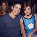 Jason Biggs and Alyson Hannigan - The Teen Choice Awards 1999 - 454 x 301