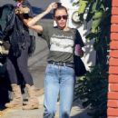 Miley Cyrus – Shopping candids in Highland Park - 454 x 636