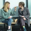 Elizabeth Shue – With Stella Street Guggenheim Grab a coffee in Venice