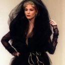 Nadja Auermann  - Catwalk - 324 x 599