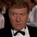 Clive Revill- as Bert Davies