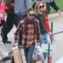 Kate Bosworth out doing some last minute Christmas shopping at the Americana in Glendale, Ca December 22, 2012 - 422 x 594