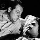 Danièle Delorme, Jean Gabin - 454 x 356