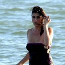Elisa Isoardi – In a black swimsuit in Fiumicino - 454 x 656