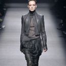 Runway - 325 x 500