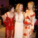 Selma Blair, Christina Applegate and Cameron Diaz - The 74th Annual Academy Awards (2002) - 405 x 612