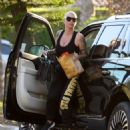 Amber Rose – Stopped at McDonald’s in Los Angeles