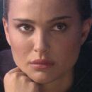 Natalie Portman as Padmé Amidala in an action movie Star Wars: Episode III - Revenge of the Sith distributed by 20th Century Fox Film.