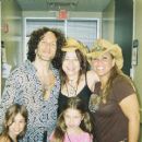 Vivian Campbell & Jewels with daughters