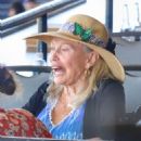 Faye Dunaway – Seen enjoying the horse races at Santa Anita Park - 454 x 607