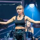 Taylor Swift &#8211; Perform at the Haim concert in London