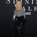 Lisa Kudrow – Premiere of STARZ ‘Shining Vale’ in Hollywood - 454 x 633