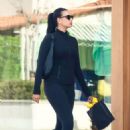 April Love Geary – Seen during a solo shopping session in Malibu - 454 x 681