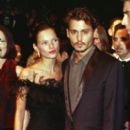 Johnny Depp and Kate Moss - 268 x 420