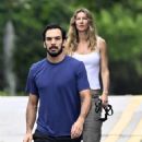 Gisele Bündchen – Seen with her boyfriend in Surfside – Florida