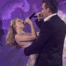 Kylie Minogue and Robbie Williams- MTV  Europe Music Awards 2000 - 390 x 612