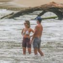Jessica Alba – Seen on a vacation in Kauai