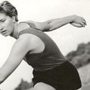 Romanian female discus throwers