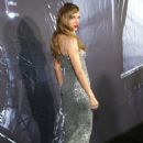 Taylor Swift attends the London premiere of 