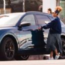 Aryn Drake-Lee – Seen while picking up some breakfast in Los Feliz - 454 x 303