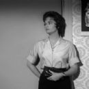 Gloria Talbott- as Ann Gilrain - 454 x 300